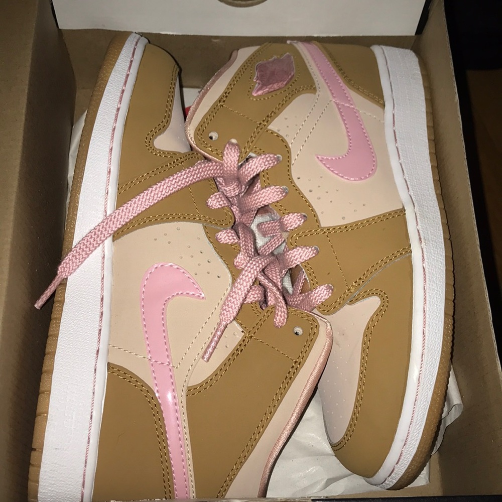 Air Jordan Lola bunny